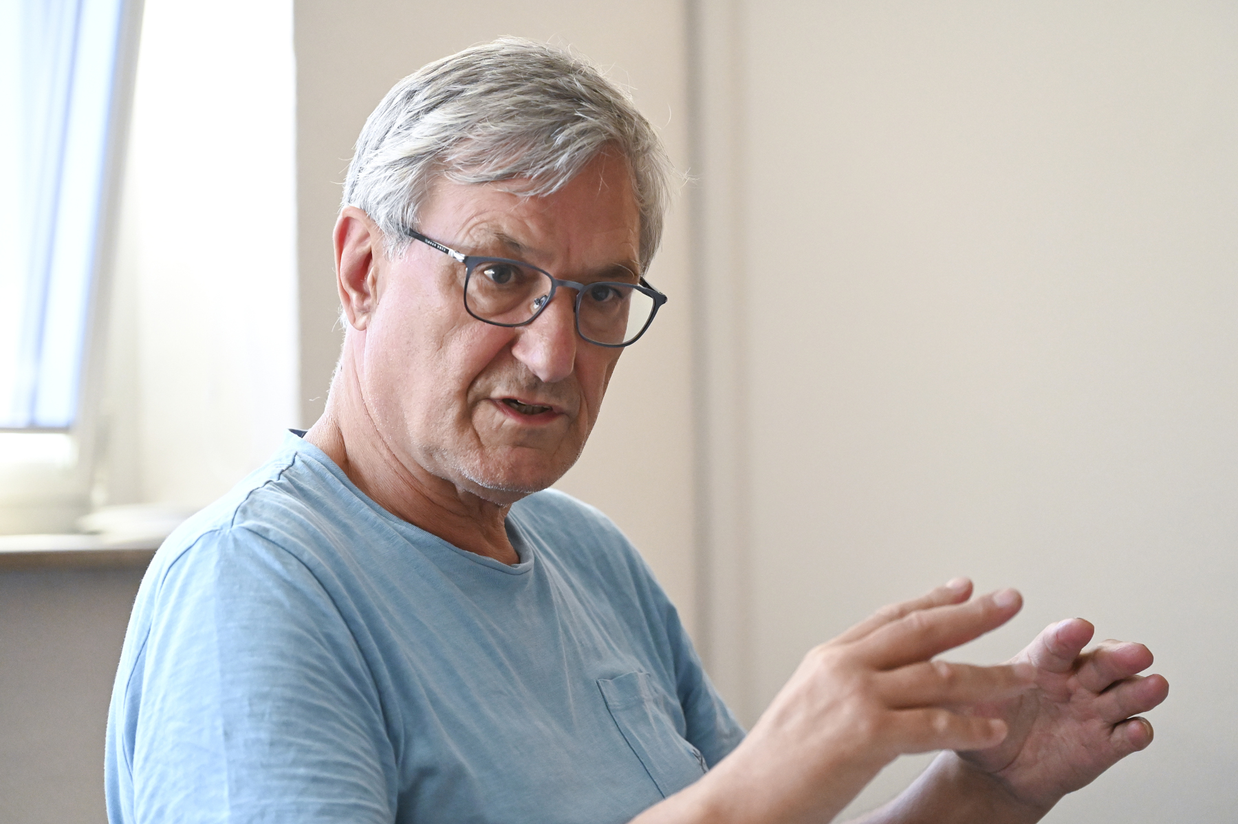 Sprach engagiert über politische Themen: MdB Bernd Riexinger Die Demokratiebegleiter/-innen und Bernd Riexinger (MdB) in der Diskussion  
